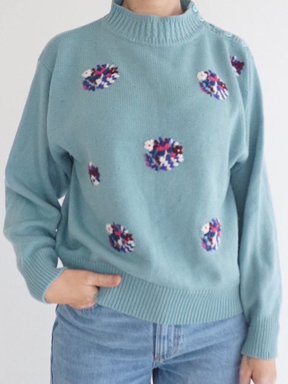 Vintage Express Petite Blue Floral Embroidered Cluster Knit Flower Sweater PM